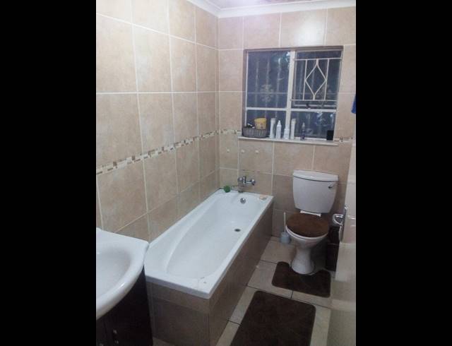 3 BEDROOM FREESTANDING RENTED IN BLOUBOSRAND